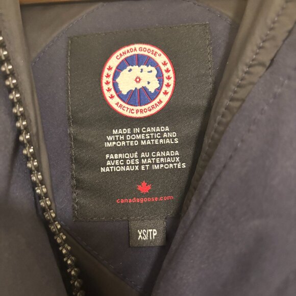 Women's Canada Goose, Shelburne Parka (Size XS, ADMIRAL Blue), Mint Condition - Picture 2 of 4